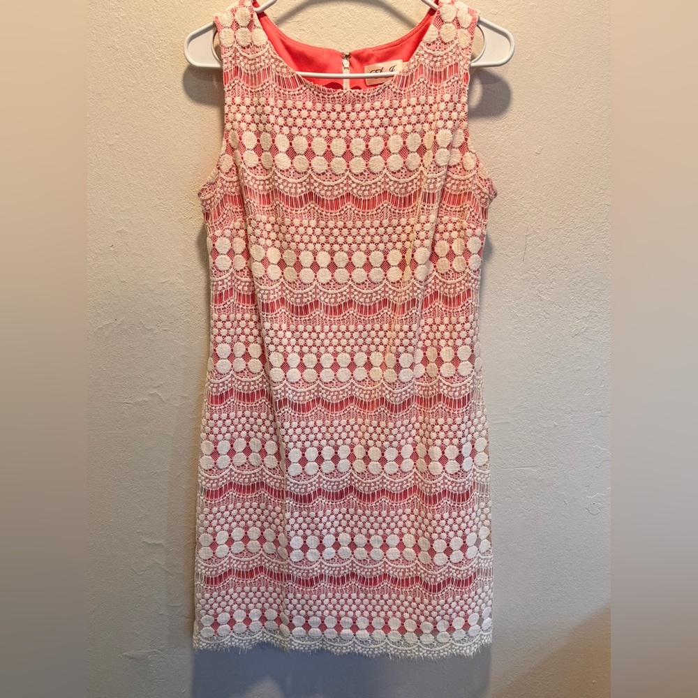 ELIZA J DRESS CREAM LACE SALMON PINK BARBIE CORE SLEEVELESS SHEATH MINI SIZE 2